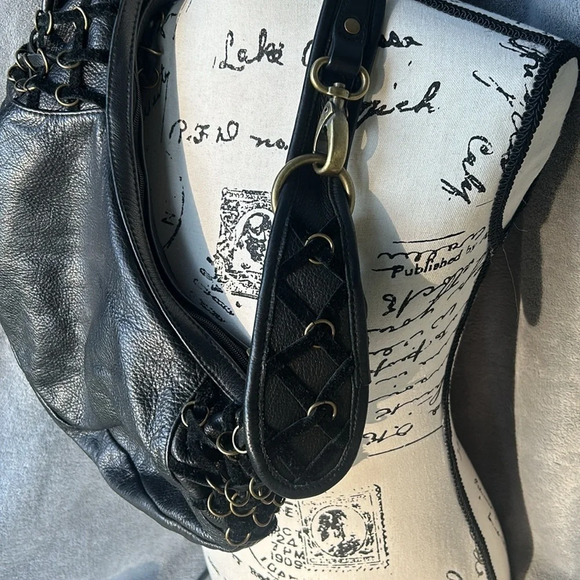 JACQUELINE JARROT Black Leather w Woven Suede & Metal Ring Accents Shoulder Bag - Picture 2 of 12